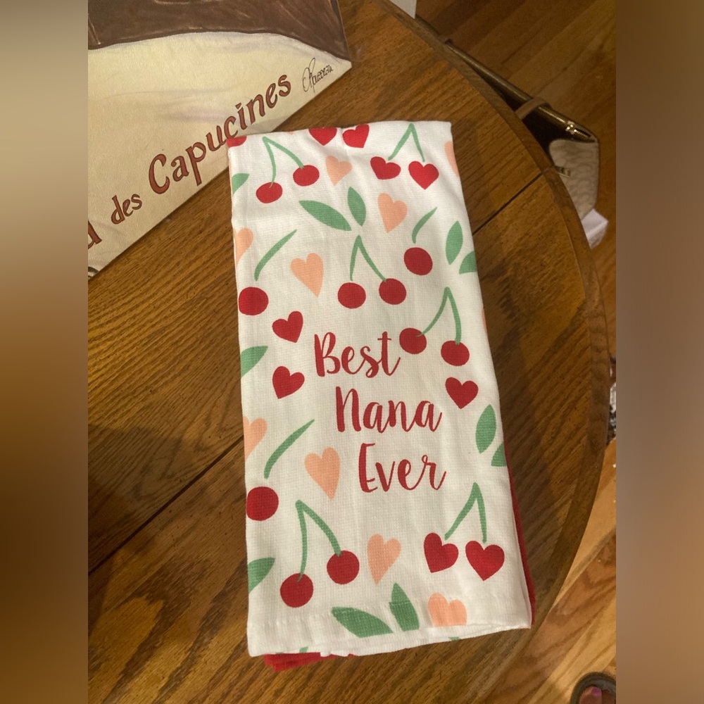 Kitchen Towel Set - 3, “ Best Nana Ever”   - NWT - Picture 2 of 5